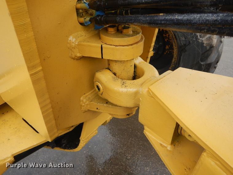 image for item DH6436 John Deere 570 motor grader