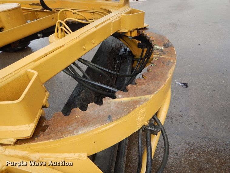 image for item DH6436 John Deere 570 motor grader