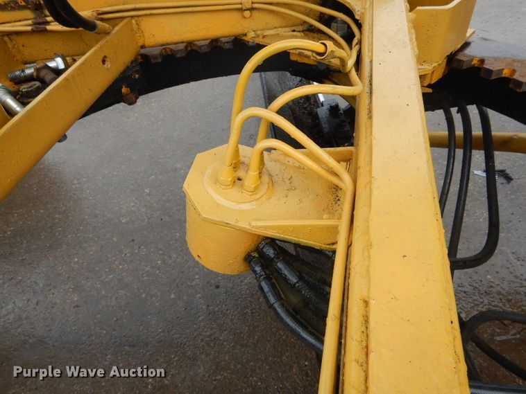 image for item DH6436 John Deere 570 motor grader