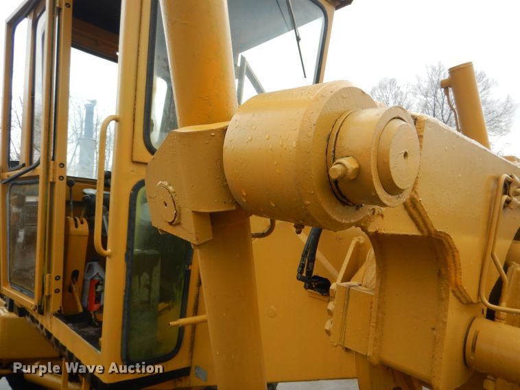 image for item DH6436 John Deere 570 motor grader