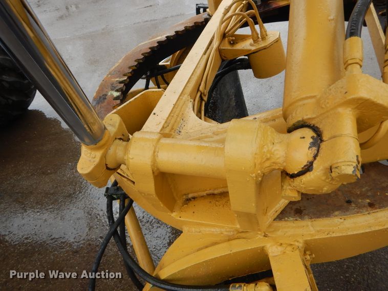 image for item DH6436 John Deere 570 motor grader