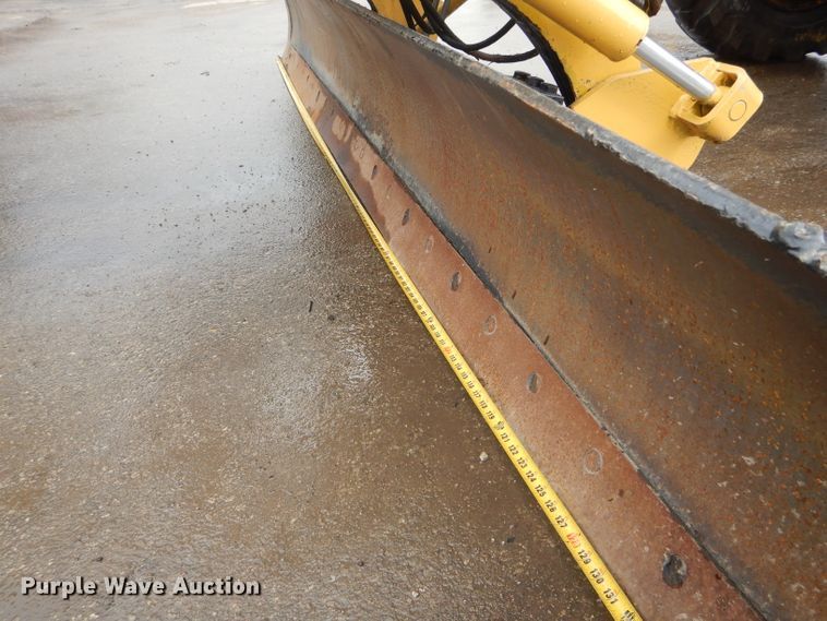 image for item DH6436 John Deere 570 motor grader