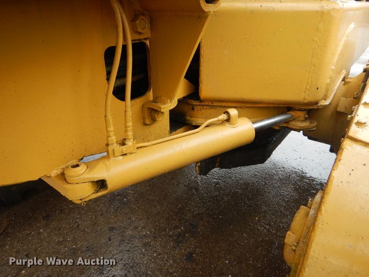 image for item DH6436 John Deere 570 motor grader