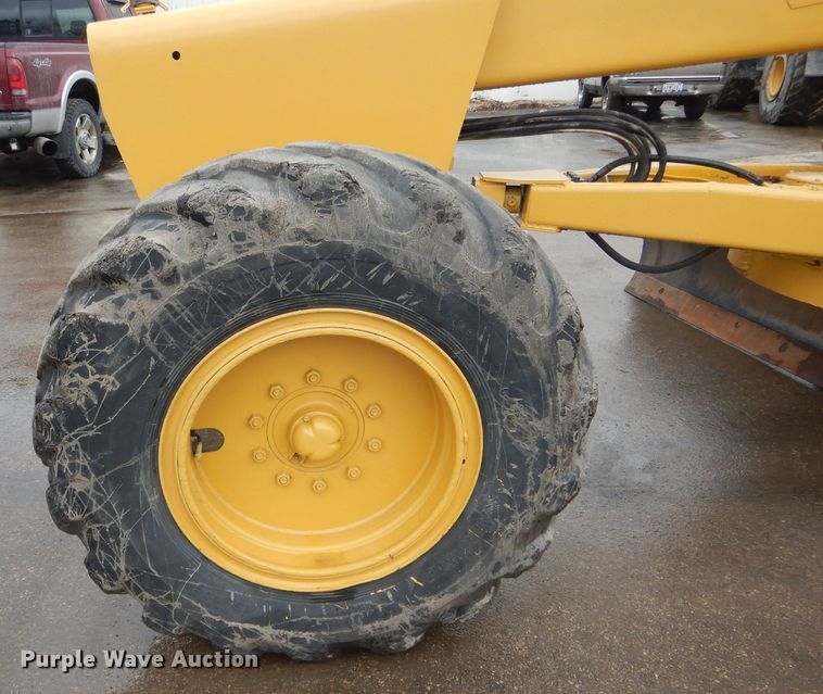 image for item DH6436 John Deere 570 motor grader