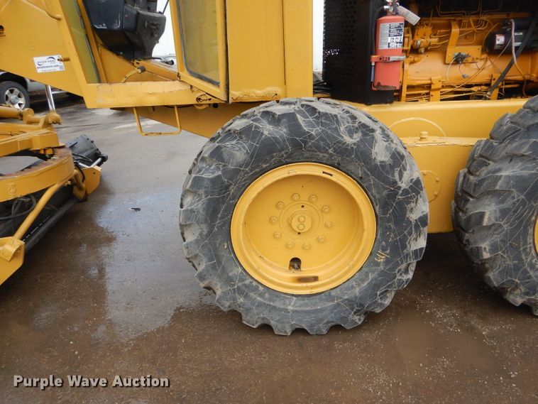 image for item DH6436 John Deere 570 motor grader