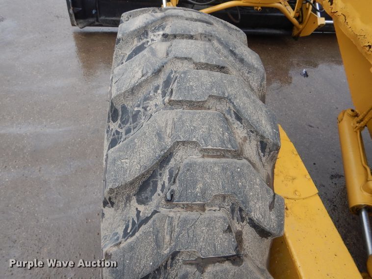 image for item DH6436 John Deere 570 motor grader