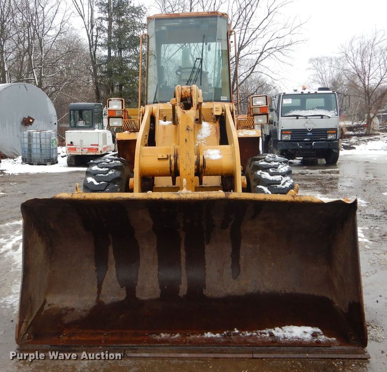 image for item DH6437 1995 Case 621B wheel loader