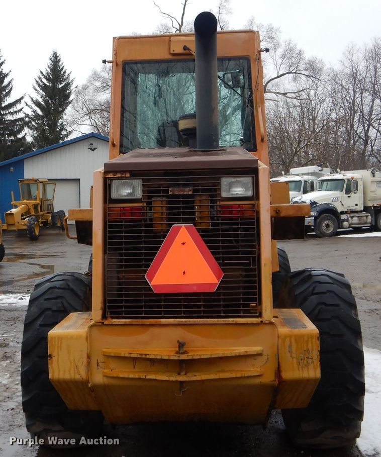 image for item DH6437 1995 Case 621B wheel loader