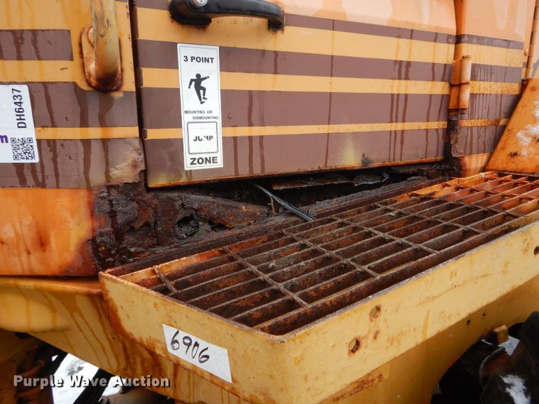 image for item DH6437 1995 Case 621B wheel loader