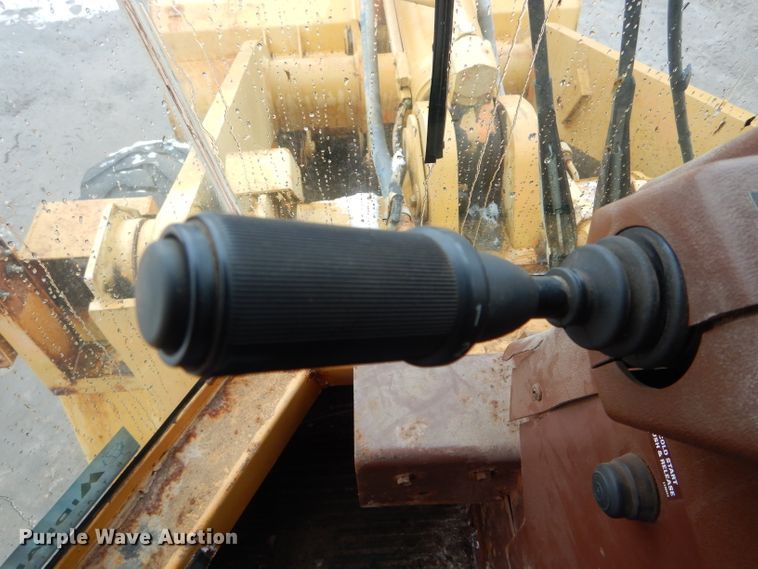 image for item DH6437 1995 Case 621B wheel loader