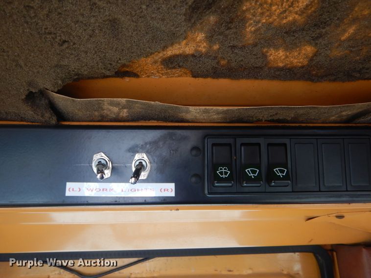 image for item DH6437 1995 Case 621B wheel loader