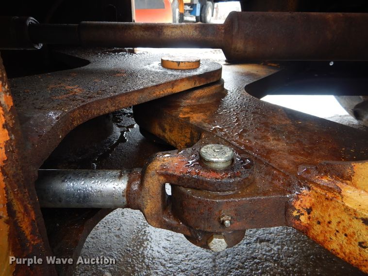 image for item DH6437 1995 Case 621B wheel loader