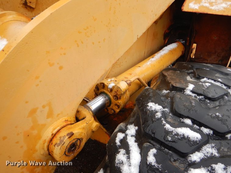 image for item DH6437 1995 Case 621B wheel loader