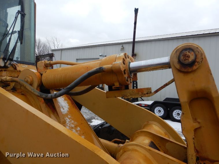 image for item DH6437 1995 Case 621B wheel loader