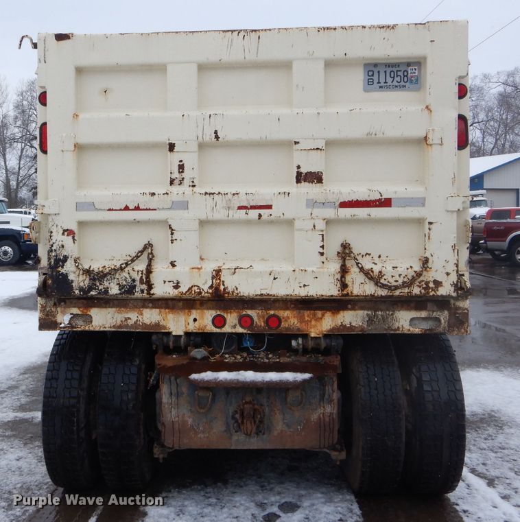 image for item DH6441 1995 Mack CL700 dump truck