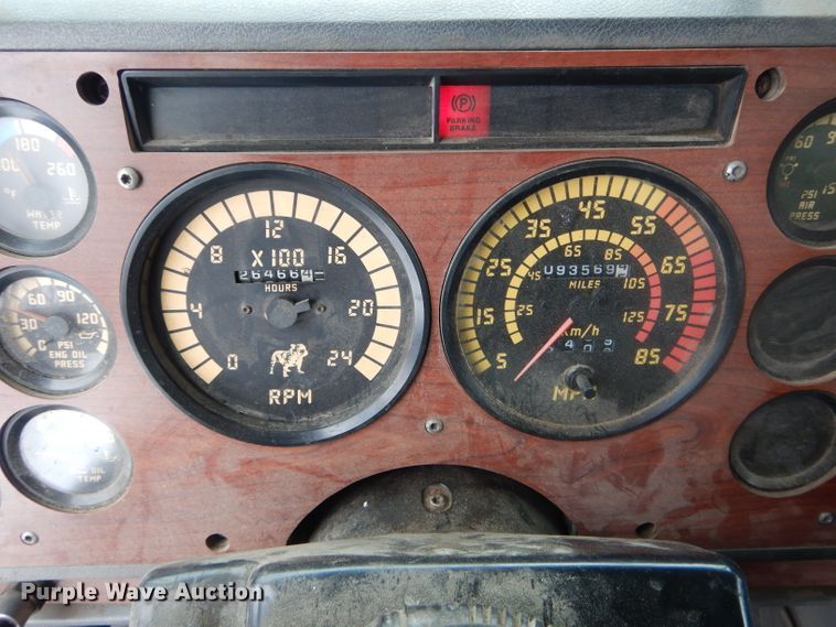 image for item DH6441 1995 Mack CL700 dump truck