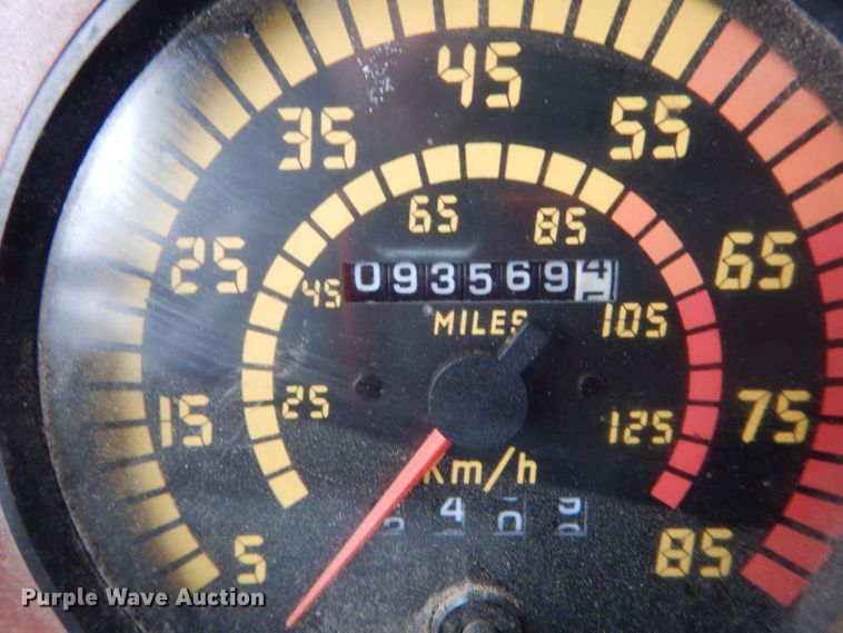 image for item DH6441 1995 Mack CL700 dump truck