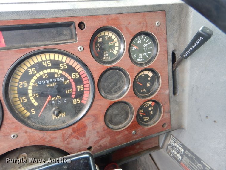 image for item DH6441 1995 Mack CL700 dump truck