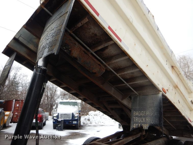 image for item DH6441 1995 Mack CL700 dump truck