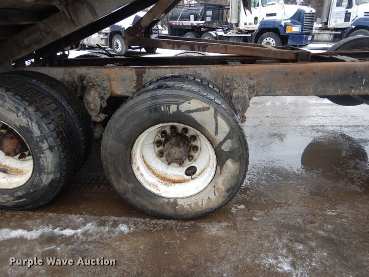 image for item DH6441 1995 Mack CL700 dump truck