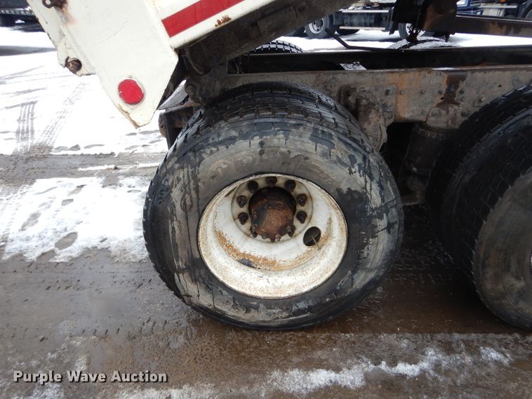 image for item DH6441 1995 Mack CL700 dump truck