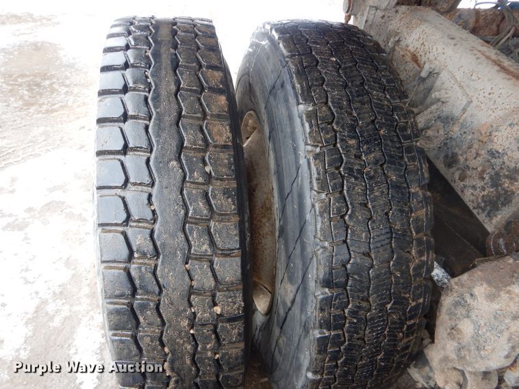 image for item DH6441 1995 Mack CL700 dump truck