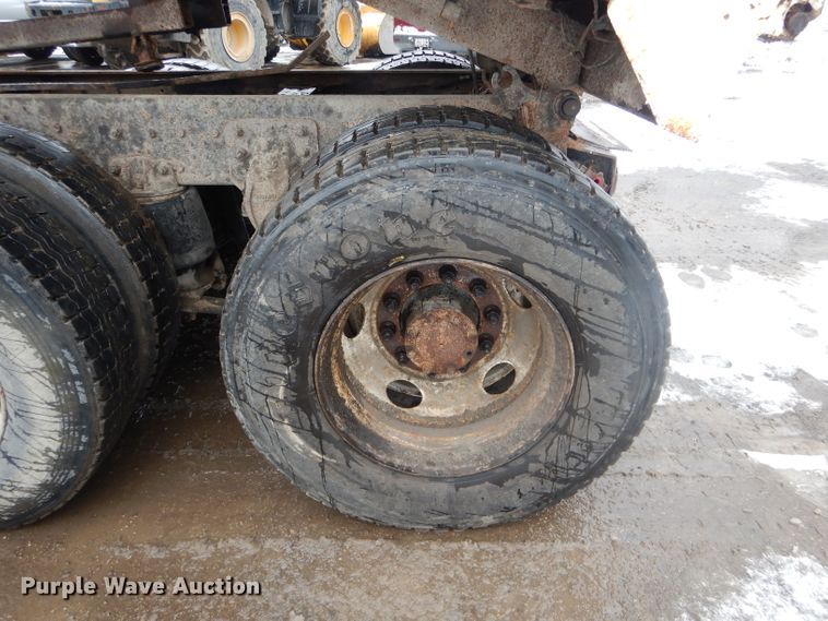 image for item DH6441 1995 Mack CL700 dump truck