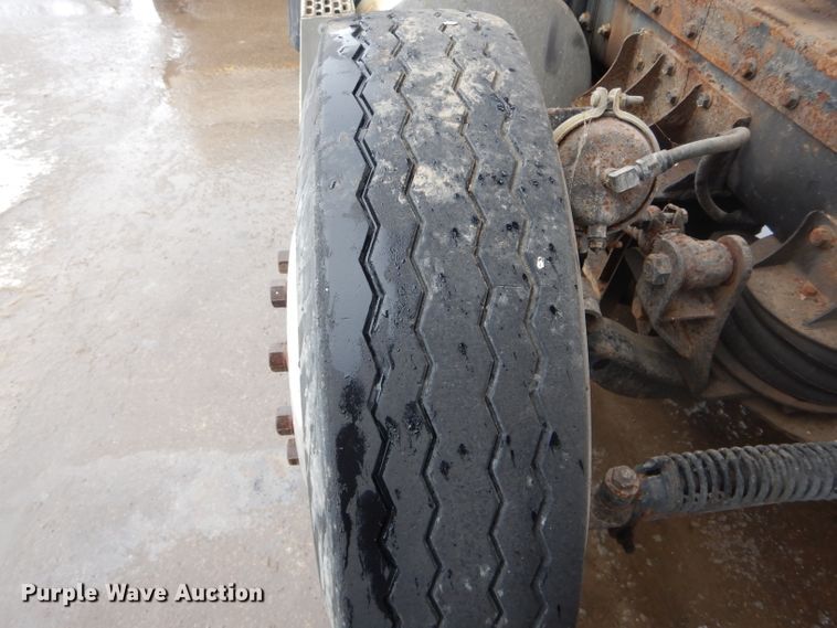 image for item DH6441 1995 Mack CL700 dump truck