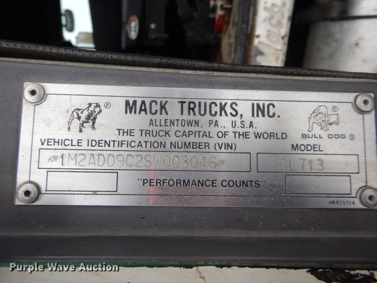 image for item DH6441 1995 Mack CL700 dump truck