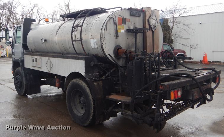 image for item DH6442 1992 Ford CF8000 oil distribution truck