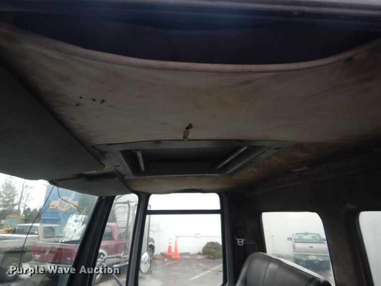 image for item DH6442 1992 Ford CF8000 oil distribution truck