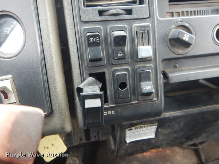 image for item DH6442 1992 Ford CF8000 oil distribution truck