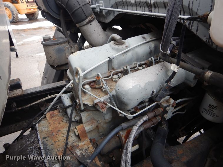 image for item DH6442 1992 Ford CF8000 oil distribution truck