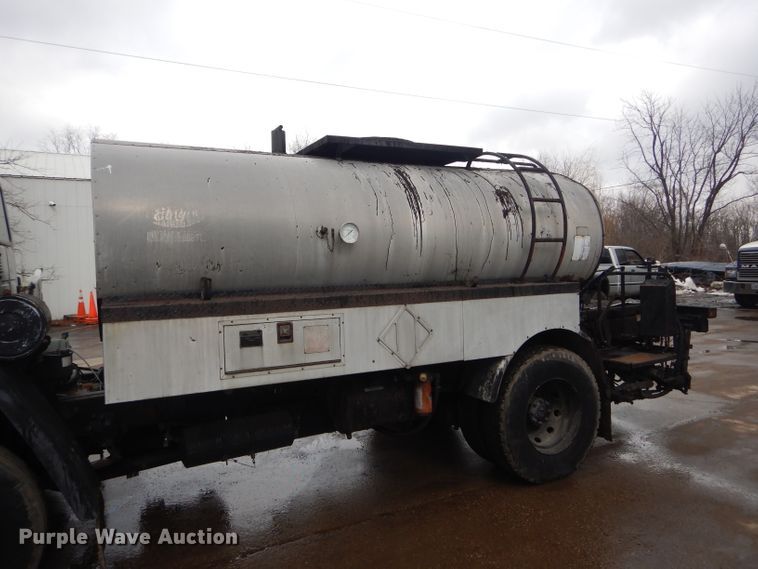 image for item DH6442 1992 Ford CF8000 oil distribution truck