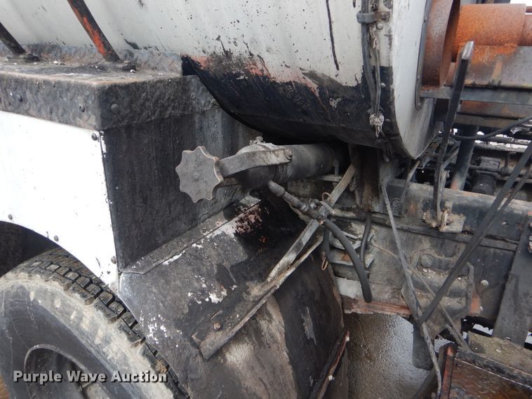 image for item DH6442 1992 Ford CF8000 oil distribution truck