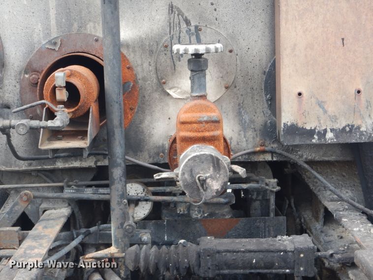 image for item DH6442 1992 Ford CF8000 oil distribution truck