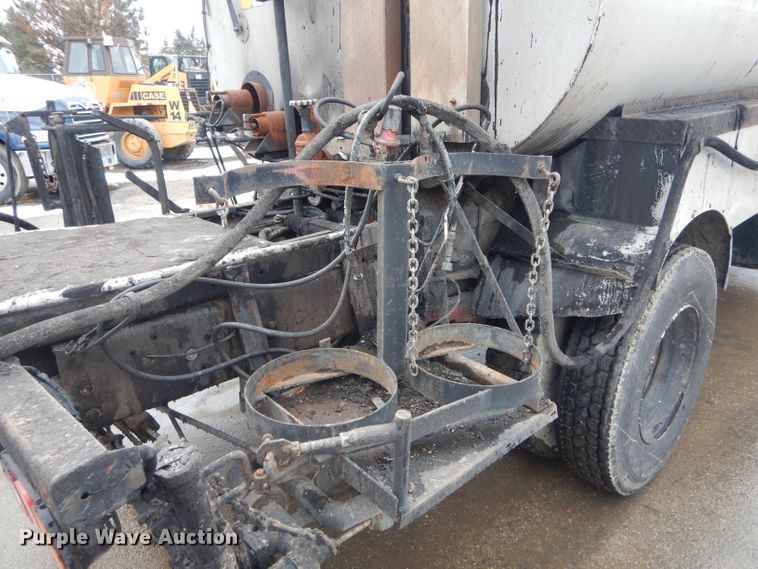 image for item DH6442 1992 Ford CF8000 oil distribution truck