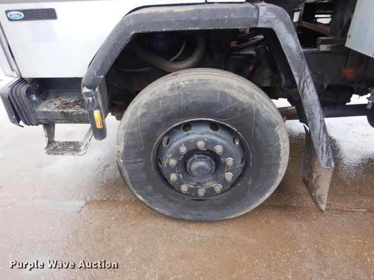 image for item DH6442 1992 Ford CF8000 oil distribution truck