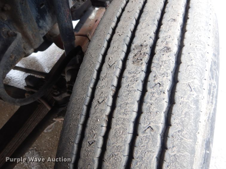 image for item DH6442 1992 Ford CF8000 oil distribution truck