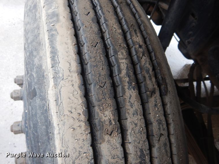 image for item DH6442 1992 Ford CF8000 oil distribution truck