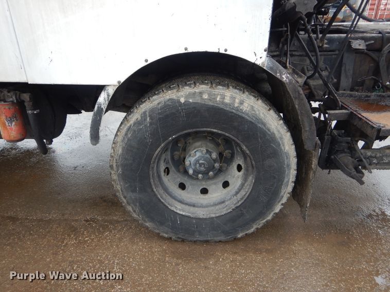 image for item DH6442 1992 Ford CF8000 oil distribution truck