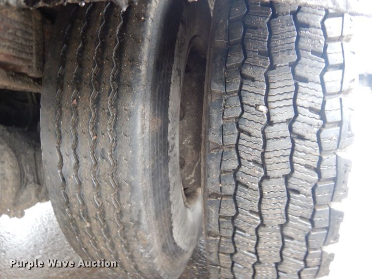 image for item DH6442 1992 Ford CF8000 oil distribution truck