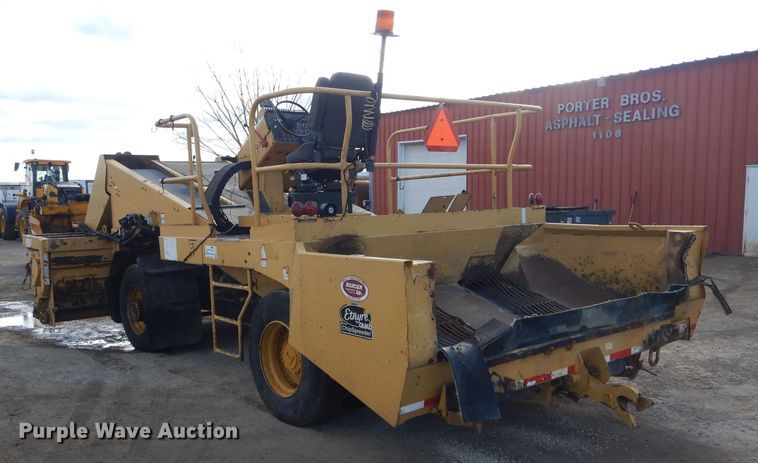 image for item DH6444 2003 Etnyre Quad chip spreader