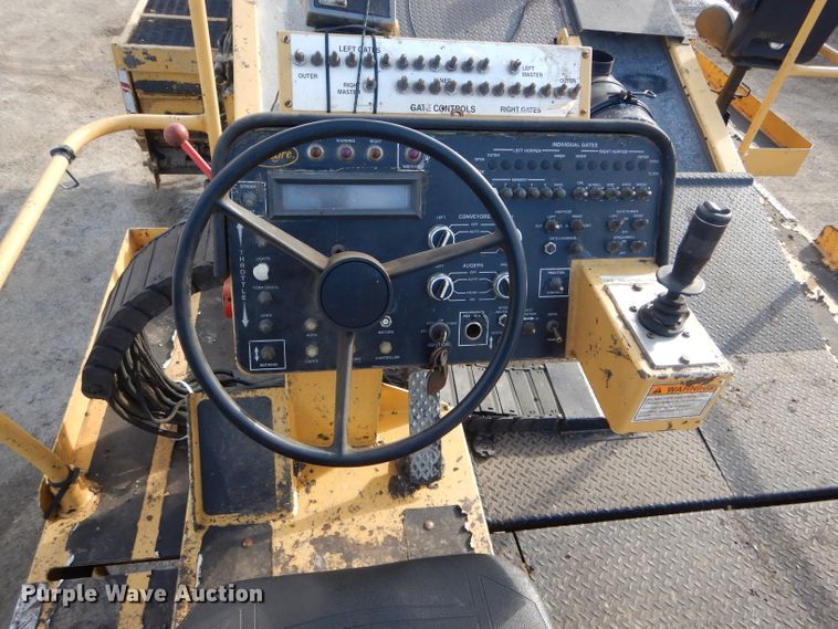 image for item DH6444 2003 Etnyre Quad chip spreader