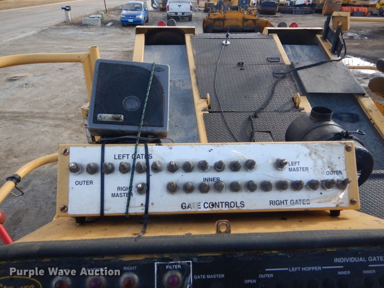 image for item DH6444 2003 Etnyre Quad chip spreader