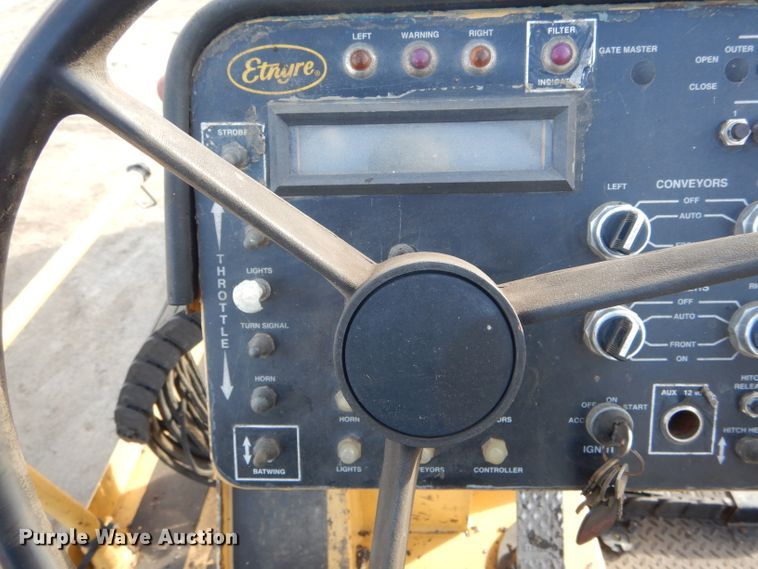 image for item DH6444 2003 Etnyre Quad chip spreader