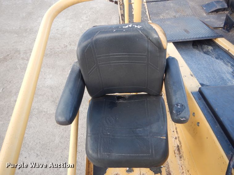 image for item DH6444 2003 Etnyre Quad chip spreader