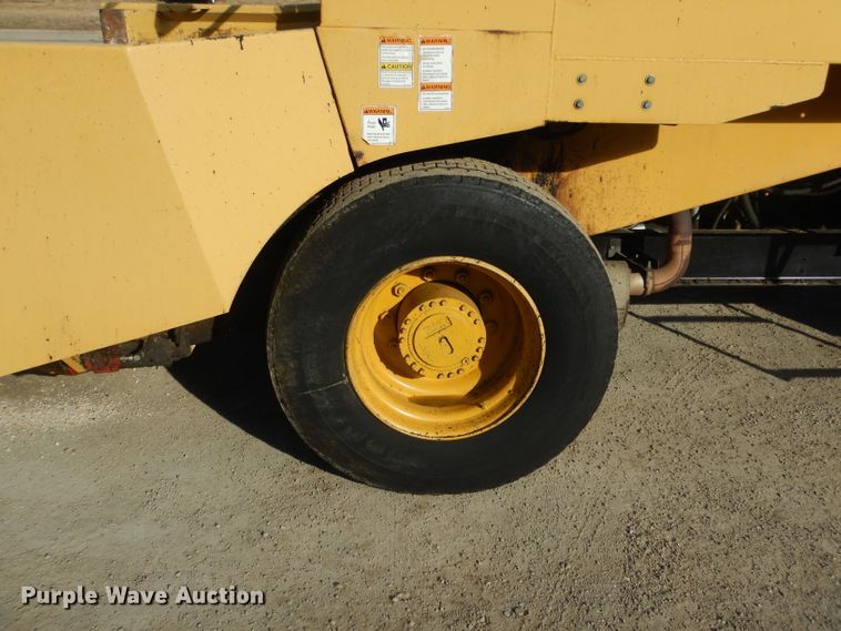 image for item DH6444 2003 Etnyre Quad chip spreader