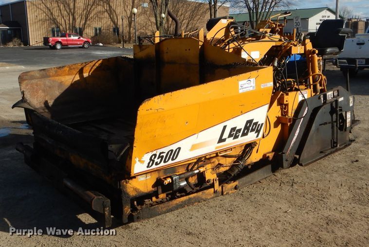 image for item DH6445 LeeBoy L8500T paver
