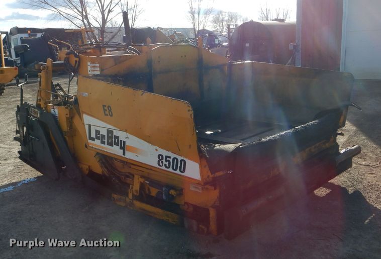 image for item DH6445 LeeBoy L8500T paver
